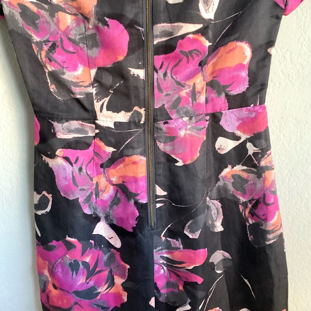 \Banana Republic\ Floral Fitted Midi Dress - Picture 13 of 16